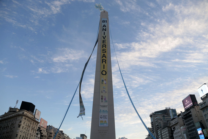 Obelisco de Buenos Aires completa 81 anos na Semana de Mayo Argentina